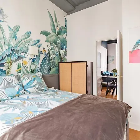 Le First, Centre Terrasse Et Parking Rouen